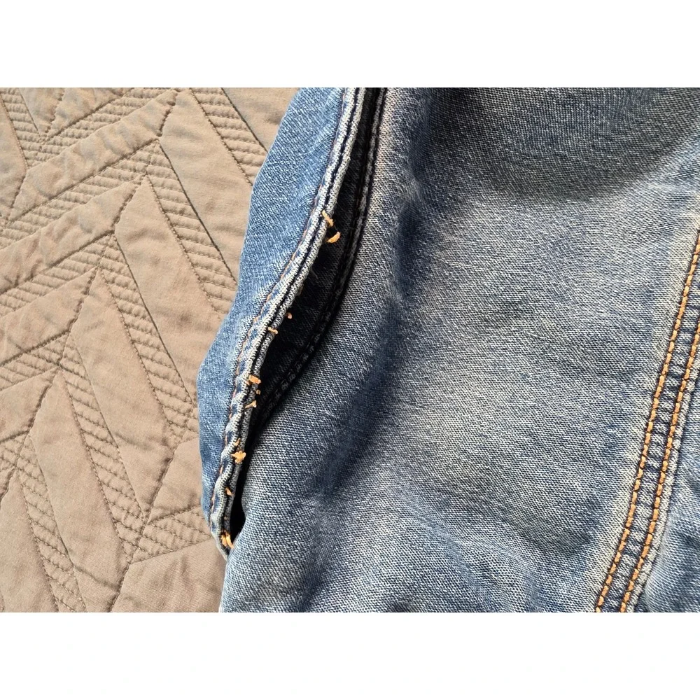 Gap Kids Toddler Denim Jacket Medium Wash Blue Button Up Trucker 18-24 Months